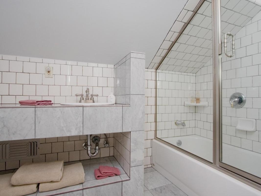 Abbey House Inn (Adults Only) Winters Eksteriør billede